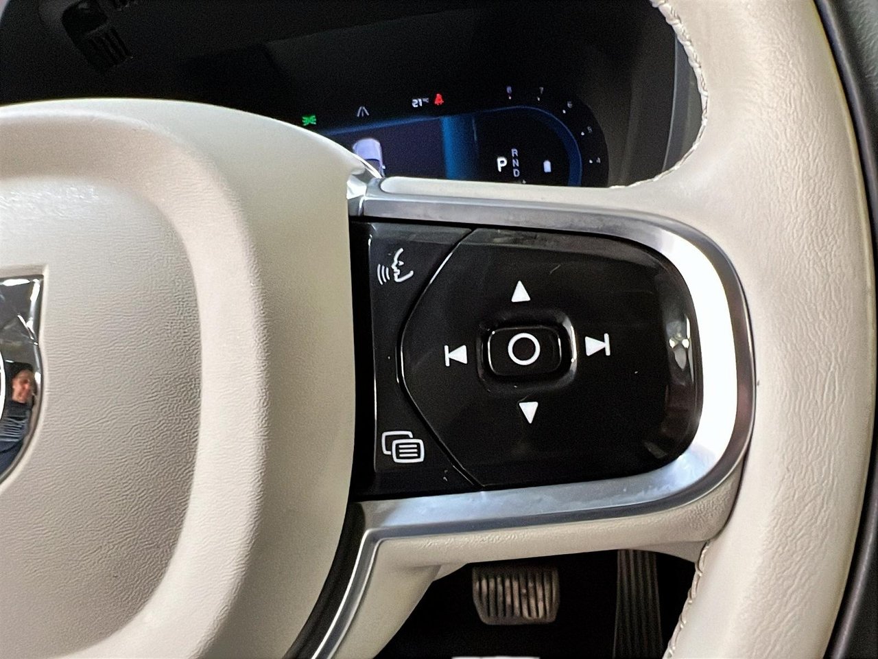 Volvo XC60 ULTIMATE B6 CUIR TOIT PANO NAV 4RM 2023-20