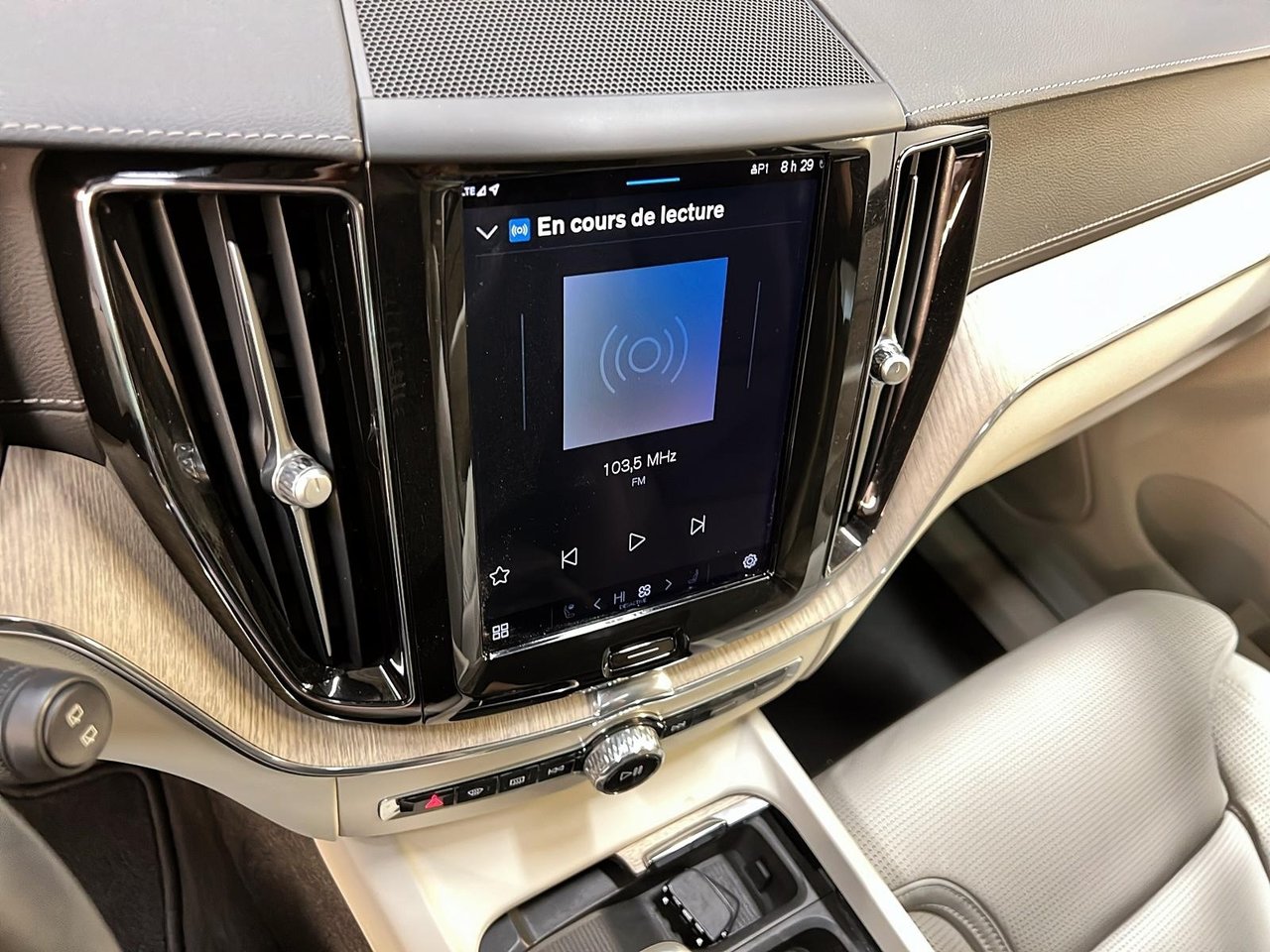 Volvo XC60 ULTIMATE B6 CUIR TOIT PANO NAV 4RM 2023-16