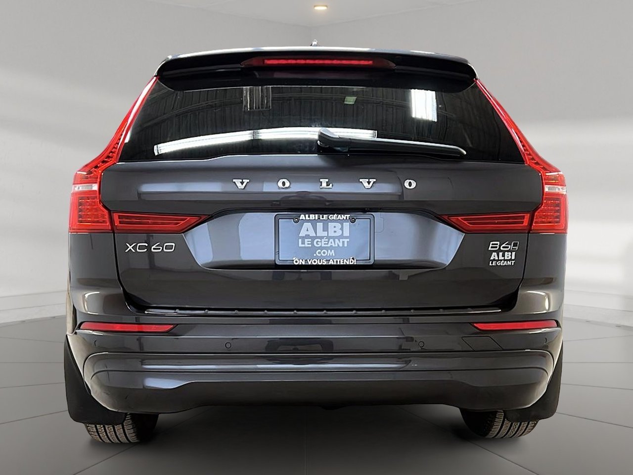 Volvo XC60 B6 CORE CUIR TOIT PANO NAV 4RM 2023-4