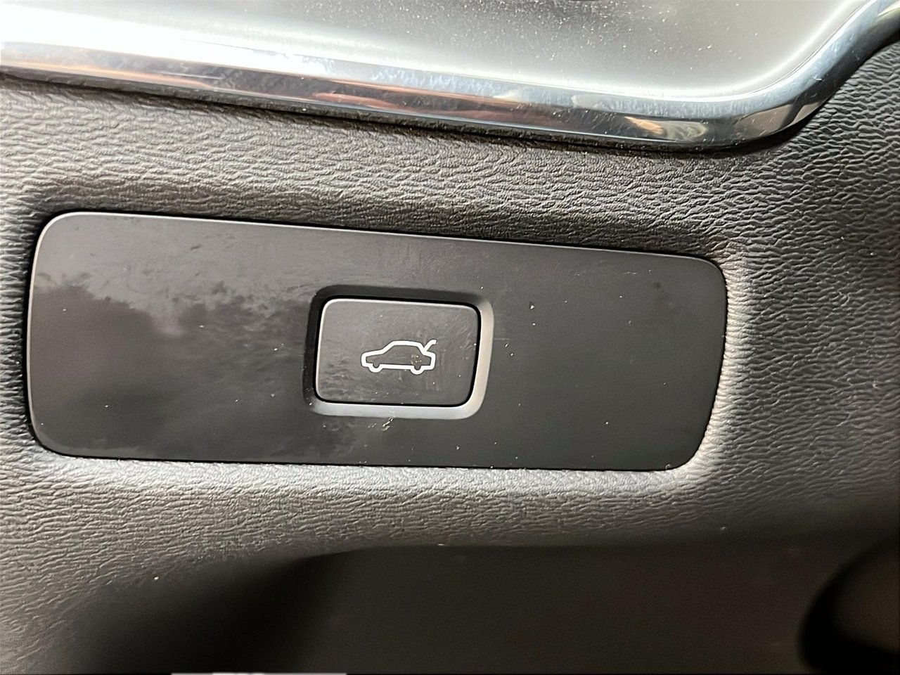Volvo XC60 B6 CORE CUIR TOIT PANO NAV 4RM 2023-23