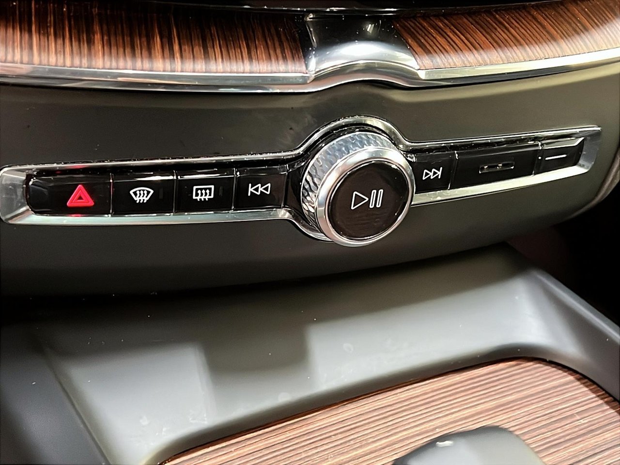 Volvo XC60 B5 PLUS CUIR TOIT PANO 4RM 2024-16