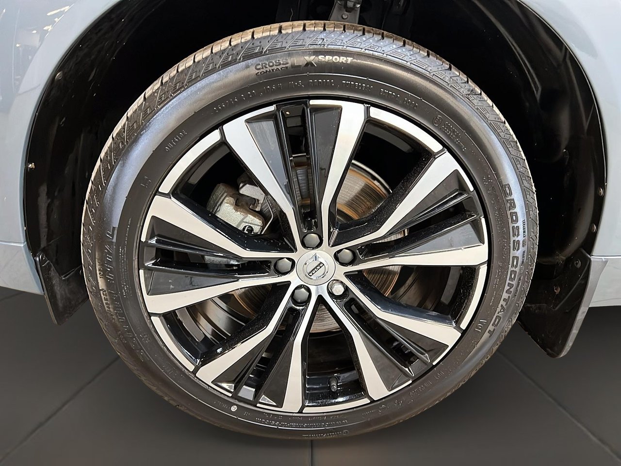 Volvo XC60 B5 PLUS CUIR TOIT PANO 4RM 2024-31