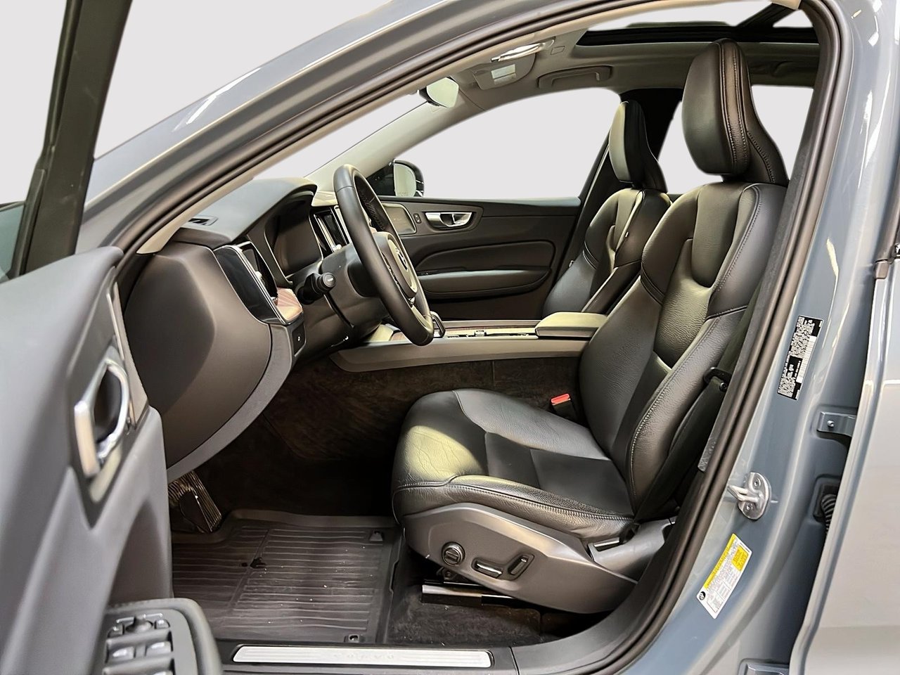 Volvo XC60 B5 PLUS CUIR TOIT PANO 4RM 2024-6