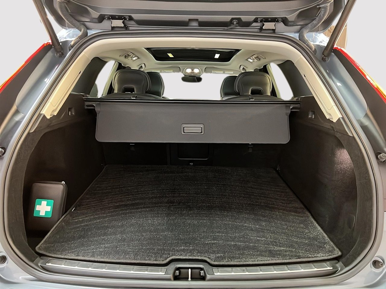 Volvo XC60 B5 PLUS CUIR TOIT PANO 4RM 2024-13
