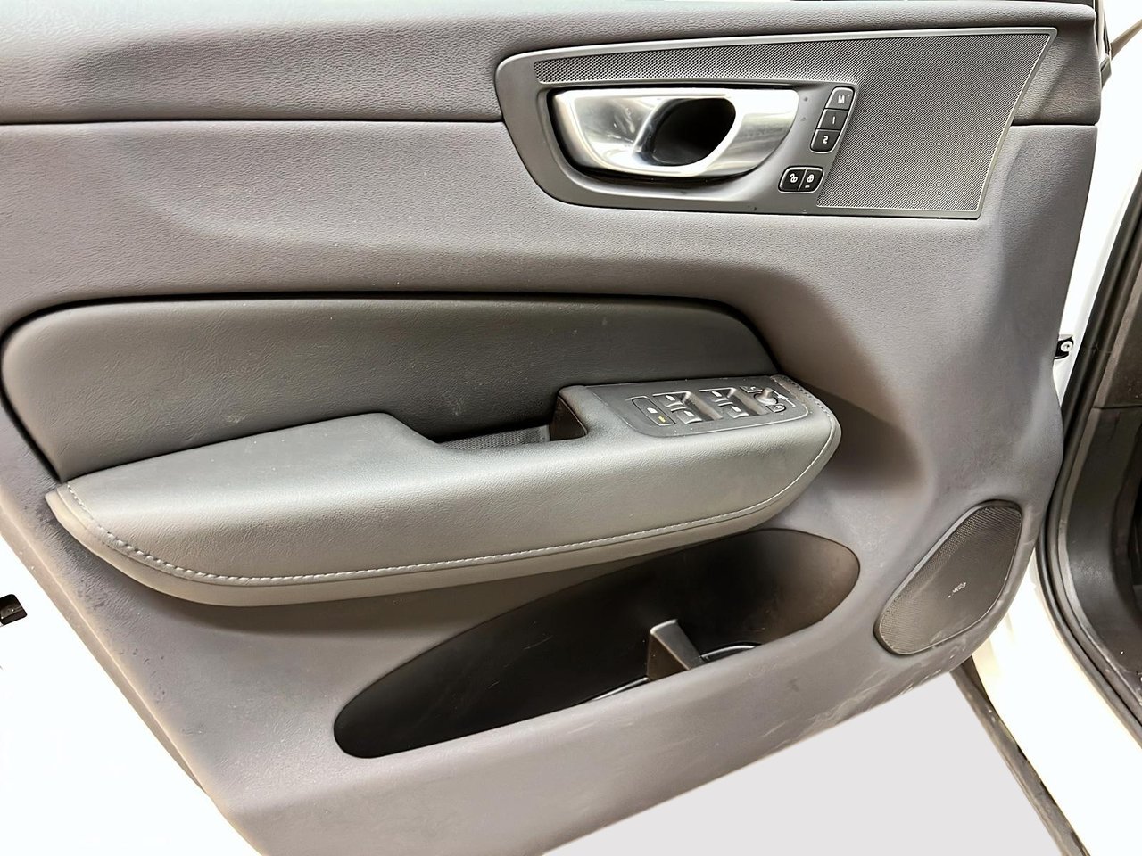 2024 Volvo XC60 B5 CORE CUIR TOIT PANO NAV 4RM-25