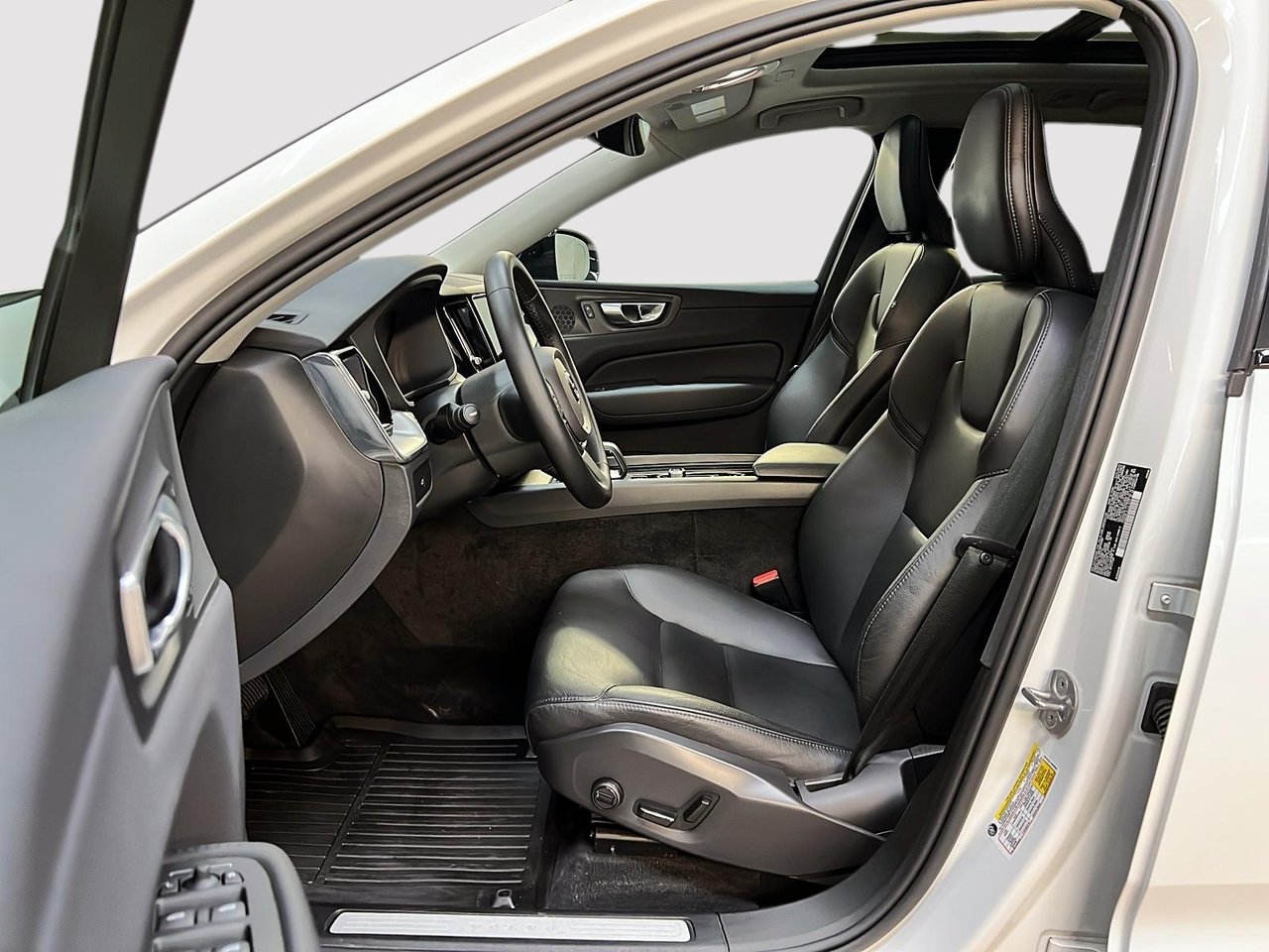 2024 Volvo XC60 B5 CORE CUIR TOIT PANO NAV 4RM-6