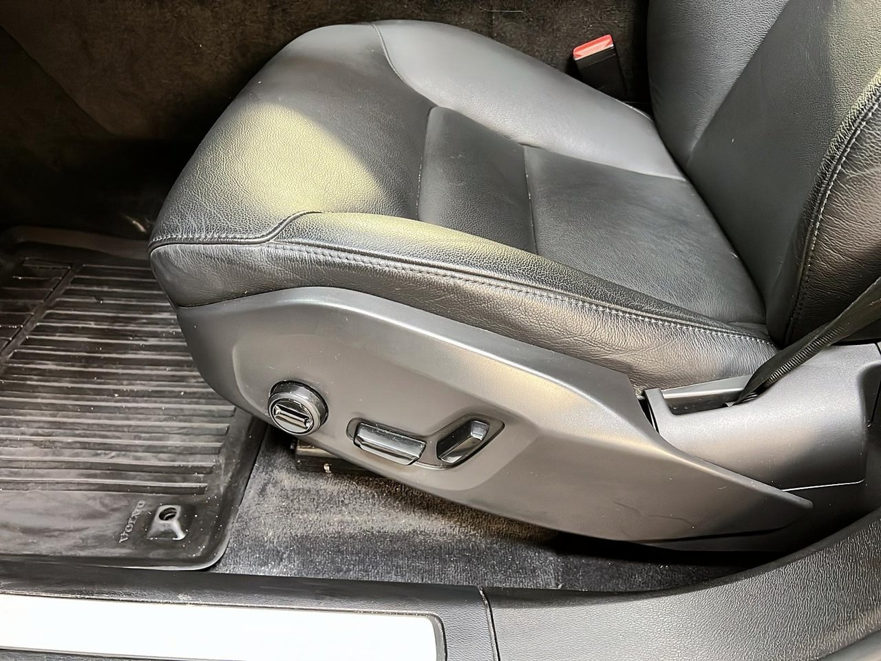 2024 Volvo XC60 B5 CORE CUIR TOIT PANO NAV 4RM-26