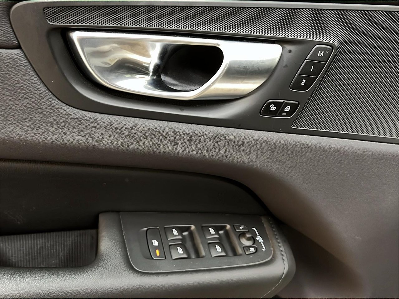 2024 Volvo XC60 B5 CORE CUIR TOIT PANO NAV 4RM-24