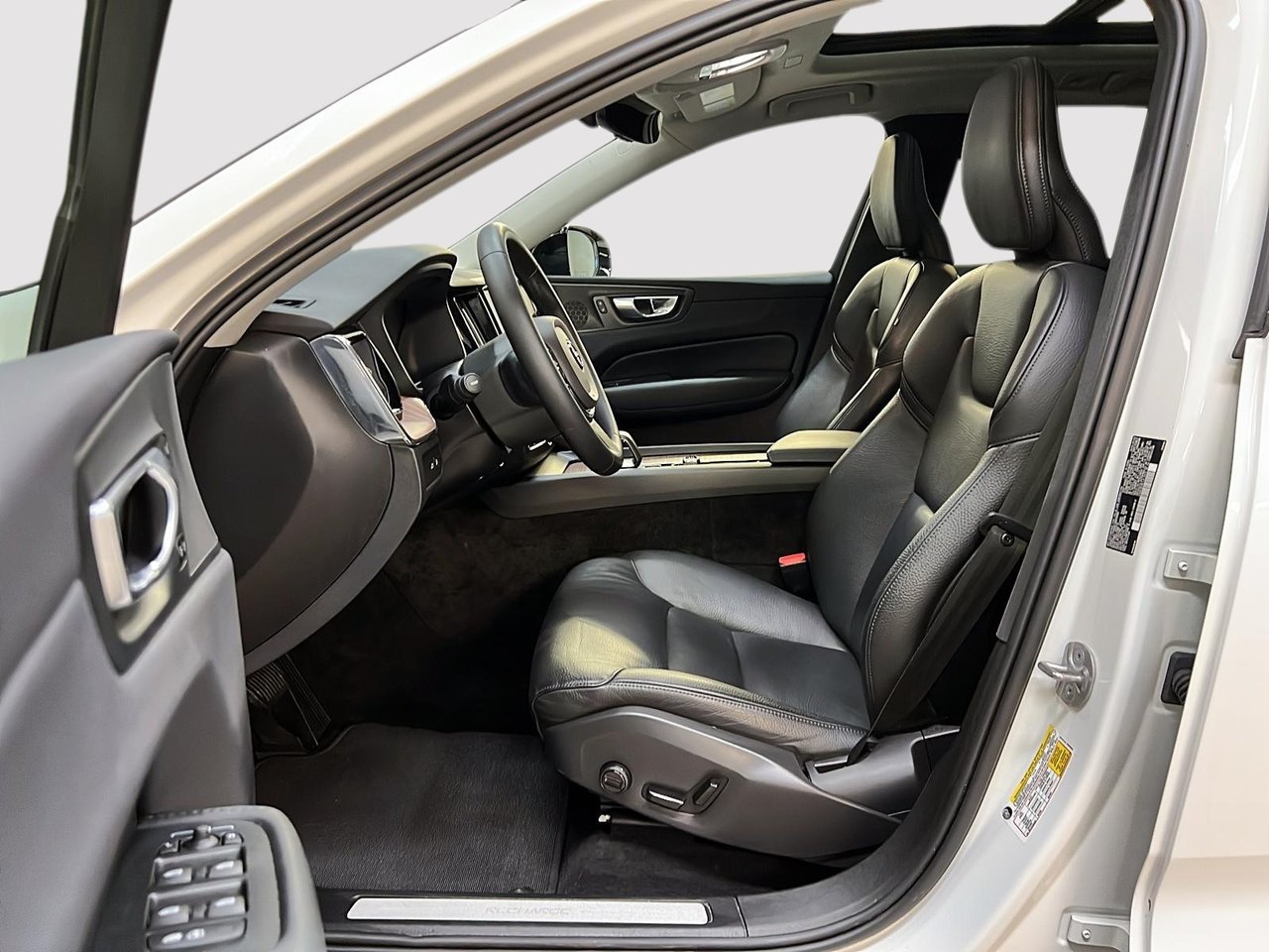 2024 Volvo XC60 T8 RECHARGE PLUS  CUIR TOIT PANO NAV 4RM-6