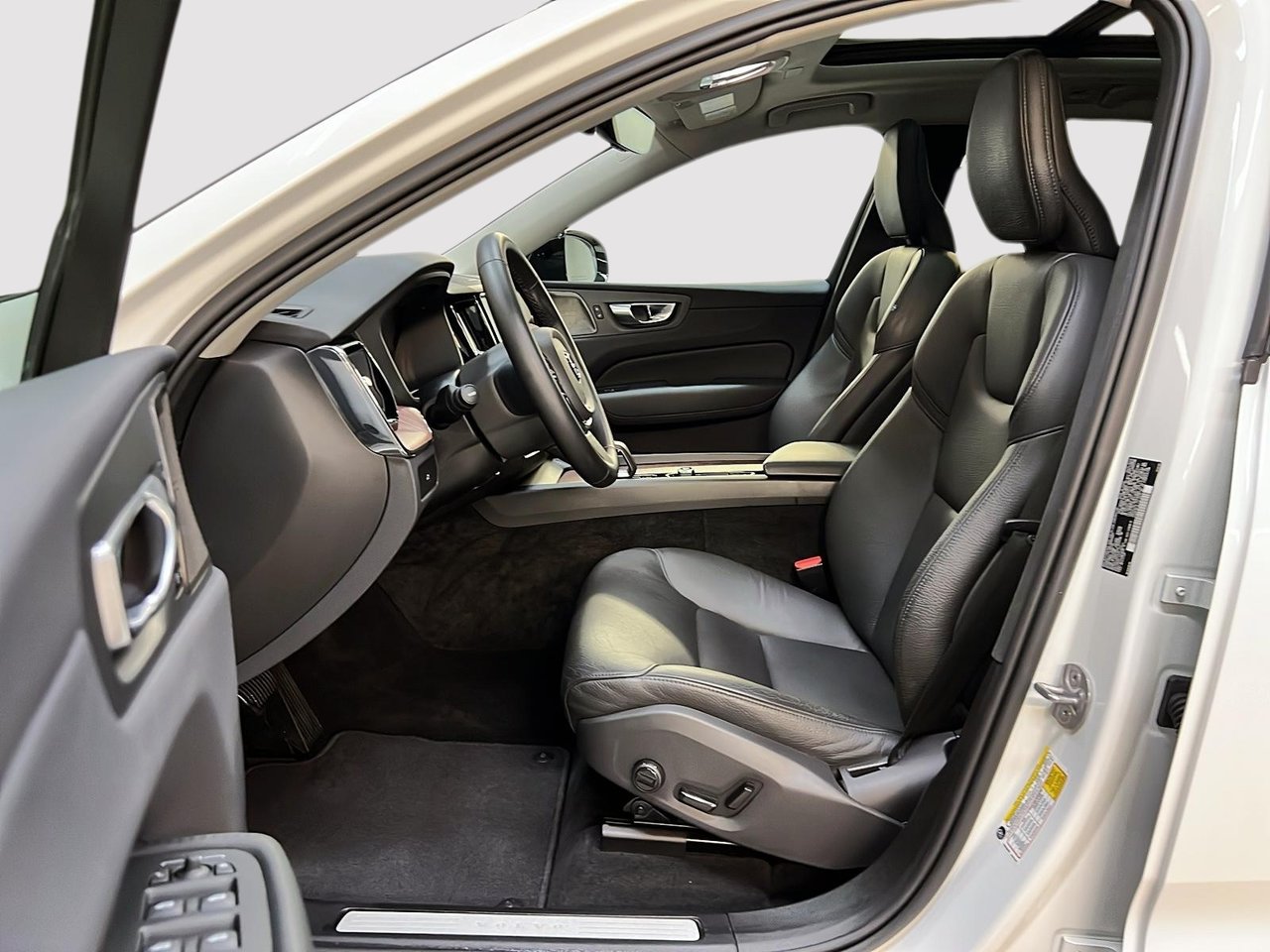 2024 Volvo XC60 B5 PLUS CUIR TOIT NAV 4RM-6