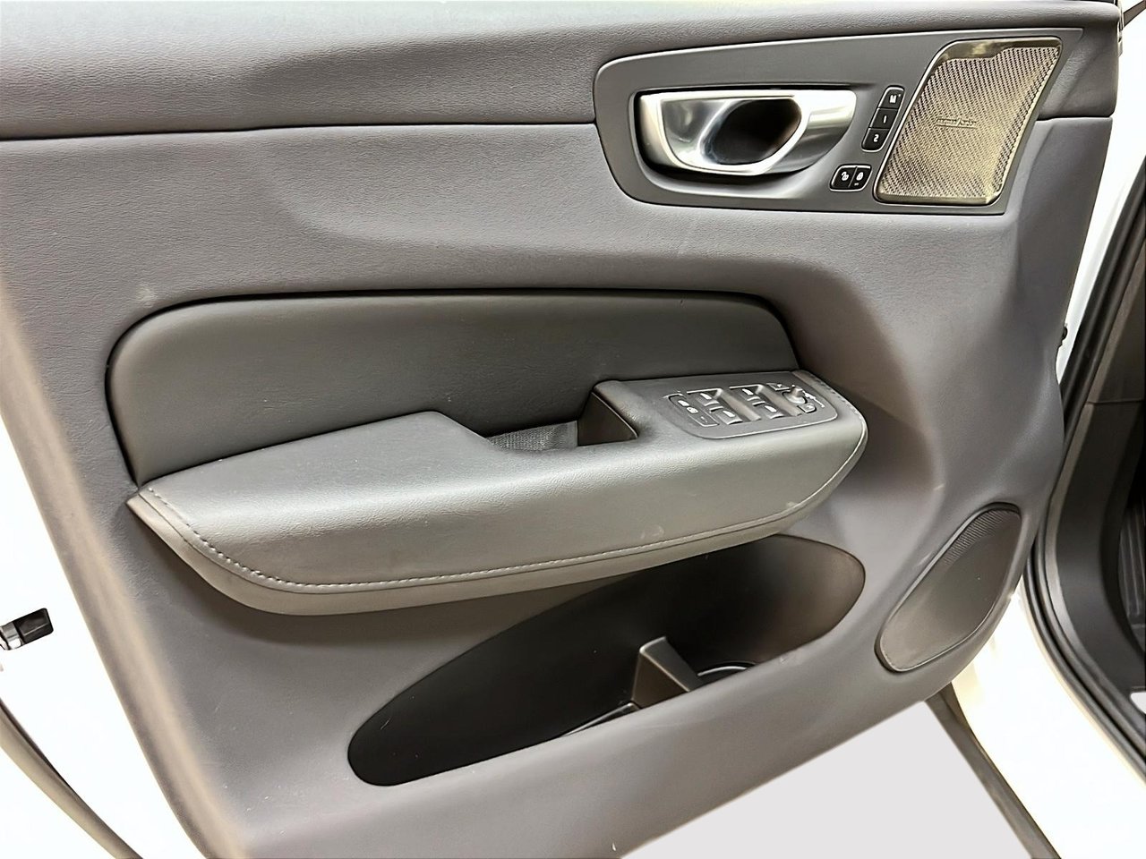 2024 Volvo XC60 B5 PLUS CUIR TOIT NAV 4RM-25