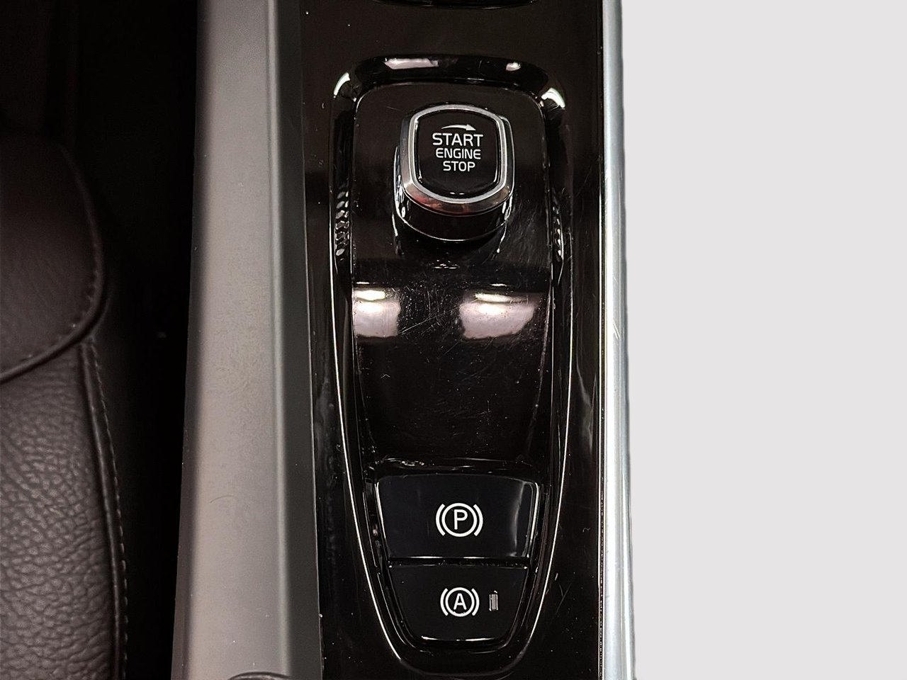 Volvo XC60 B5 PLUS CUIR TOIT PANO NAV 4RM 2025-21