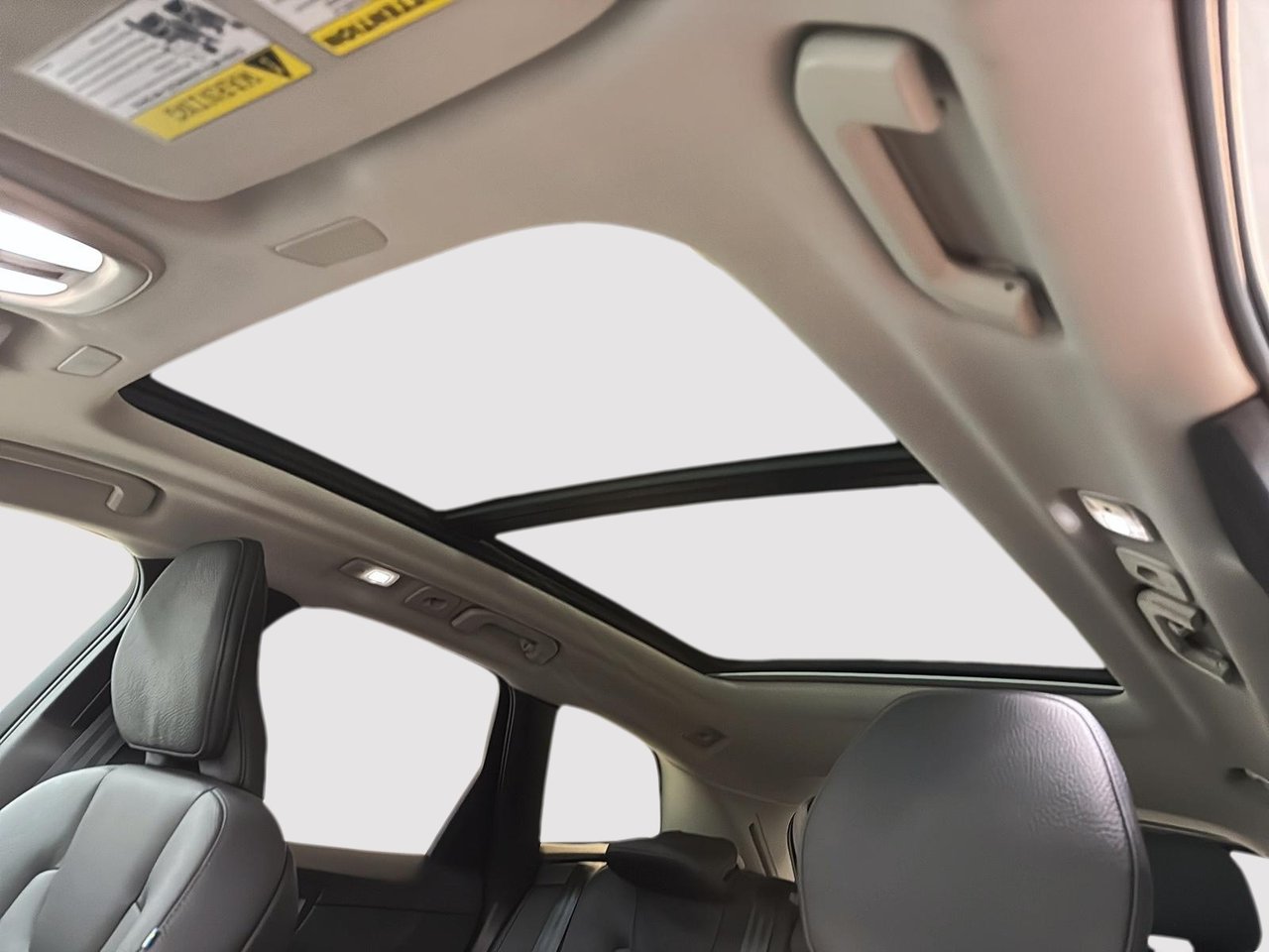 Volvo XC60 B5 PLUS CUIR TOIT PANO NAV 4RM 2025-10