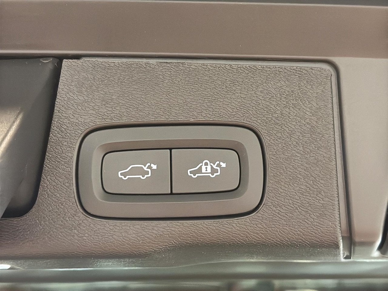 Volvo XC60 B5 PLUS CUIR TOIT PANO NAV 4RM 2025-14