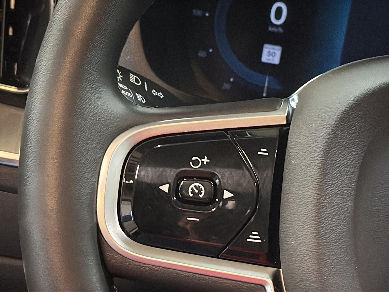 Volvo XC60 B5 PLUS CUIR TOIT PANO NAV 4RM 2025-23