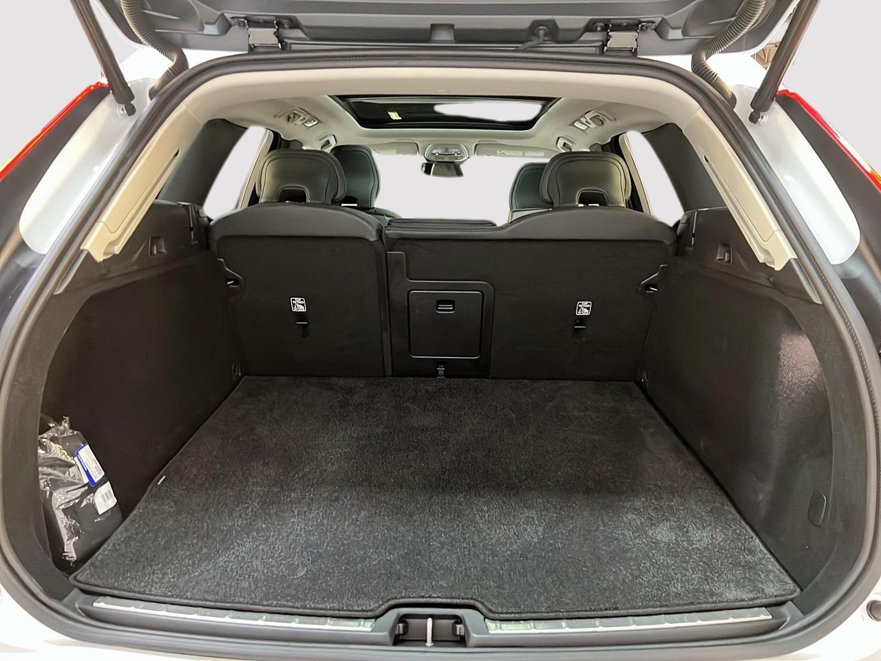 2025 Volvo XC60 B5 PLUS CUIR TOIT PANO NAV 4RM-13