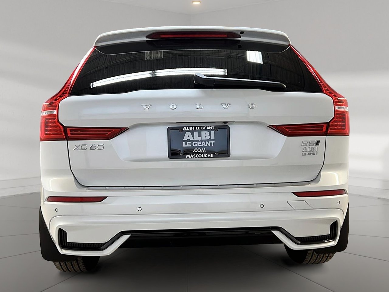 2025 Volvo XC60 B5 PLUS CUIR TOIT PANO NAV 4RM-4