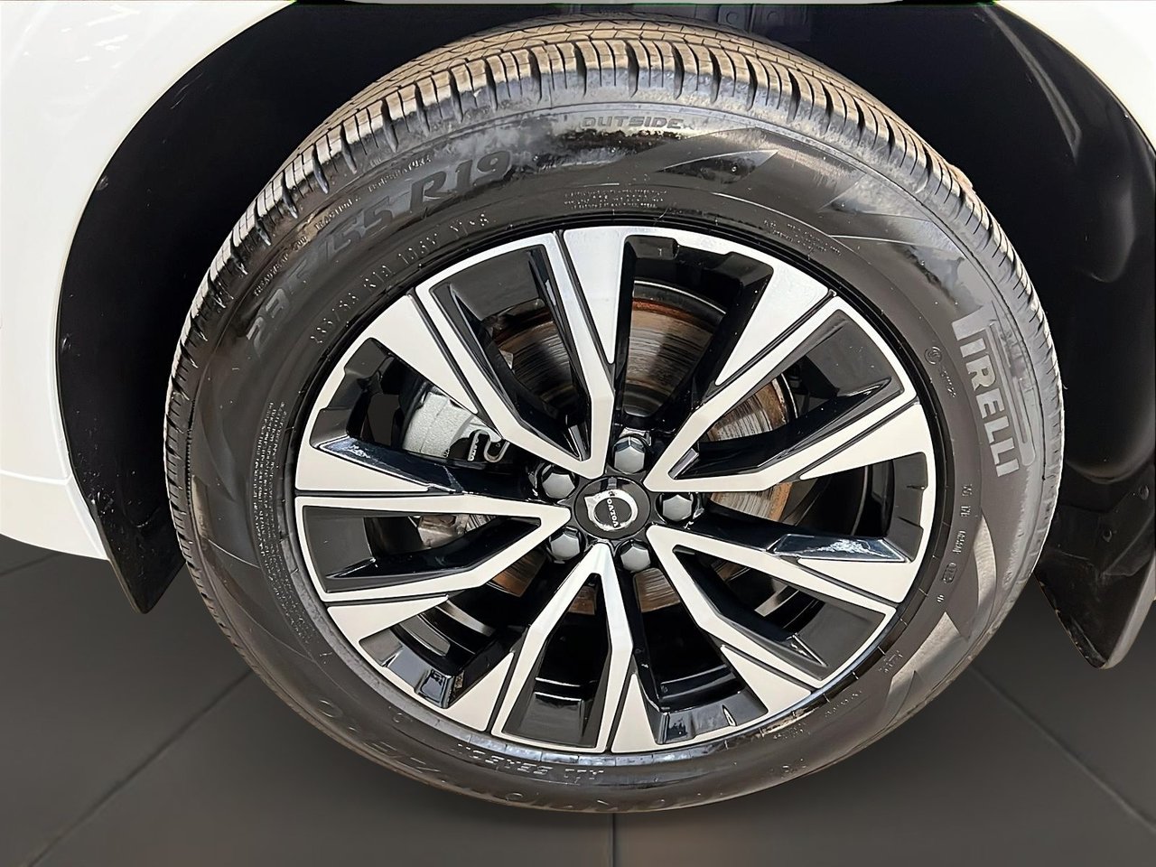 2025 Volvo XC60 B5 PLUS CUIR TOIT PANO NAV 4RM-31