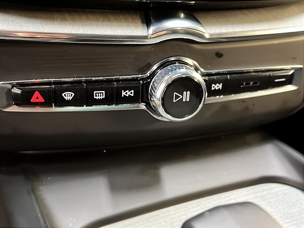 2025 Volvo XC60 B5 PLUS CUIR TOIT PANO NAV 4RM-16