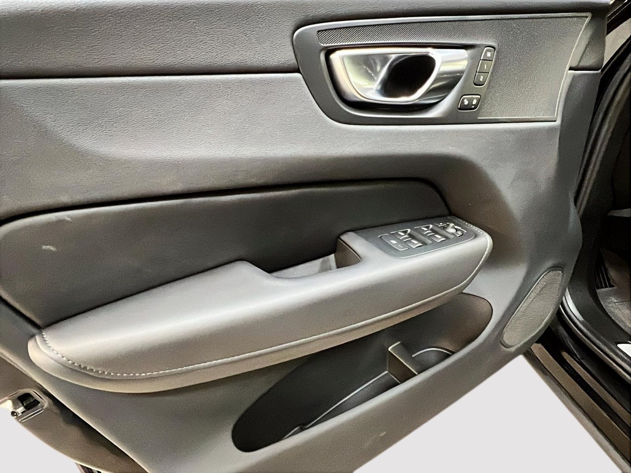 2025 Volvo XC60 B5 CORE CUIR TOIT PANO NAV 4RM-25