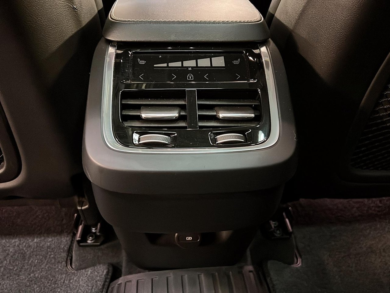 Volvo XC90 T6 R-DESING TOIT PANO NAV 4RM 2022-11