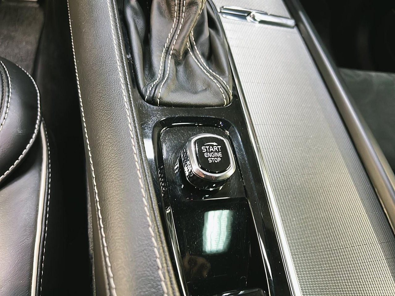 Volvo XC90 T6 R-DESING TOIT PANO NAV 4RM 2022-21