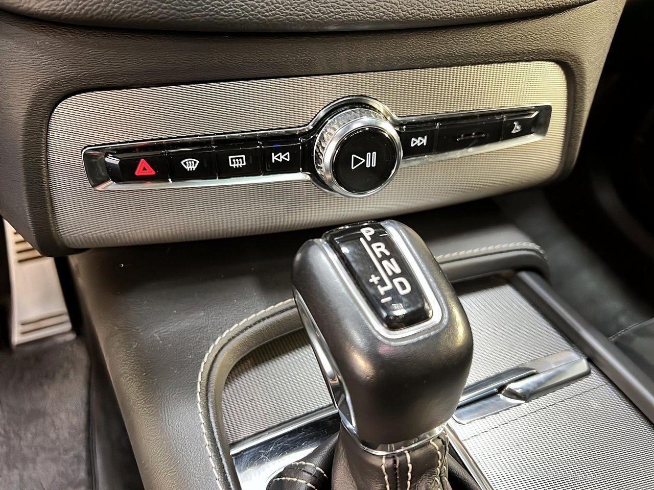 Volvo XC90 T6 R-DESING TOIT PANO NAV 4RM 2022-17