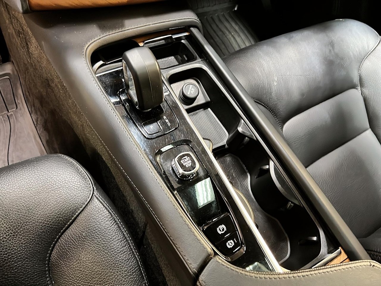 2023 Volvo XC90 RECHARGE PLUS CUIR TOIT PANO NAV 4RM-15