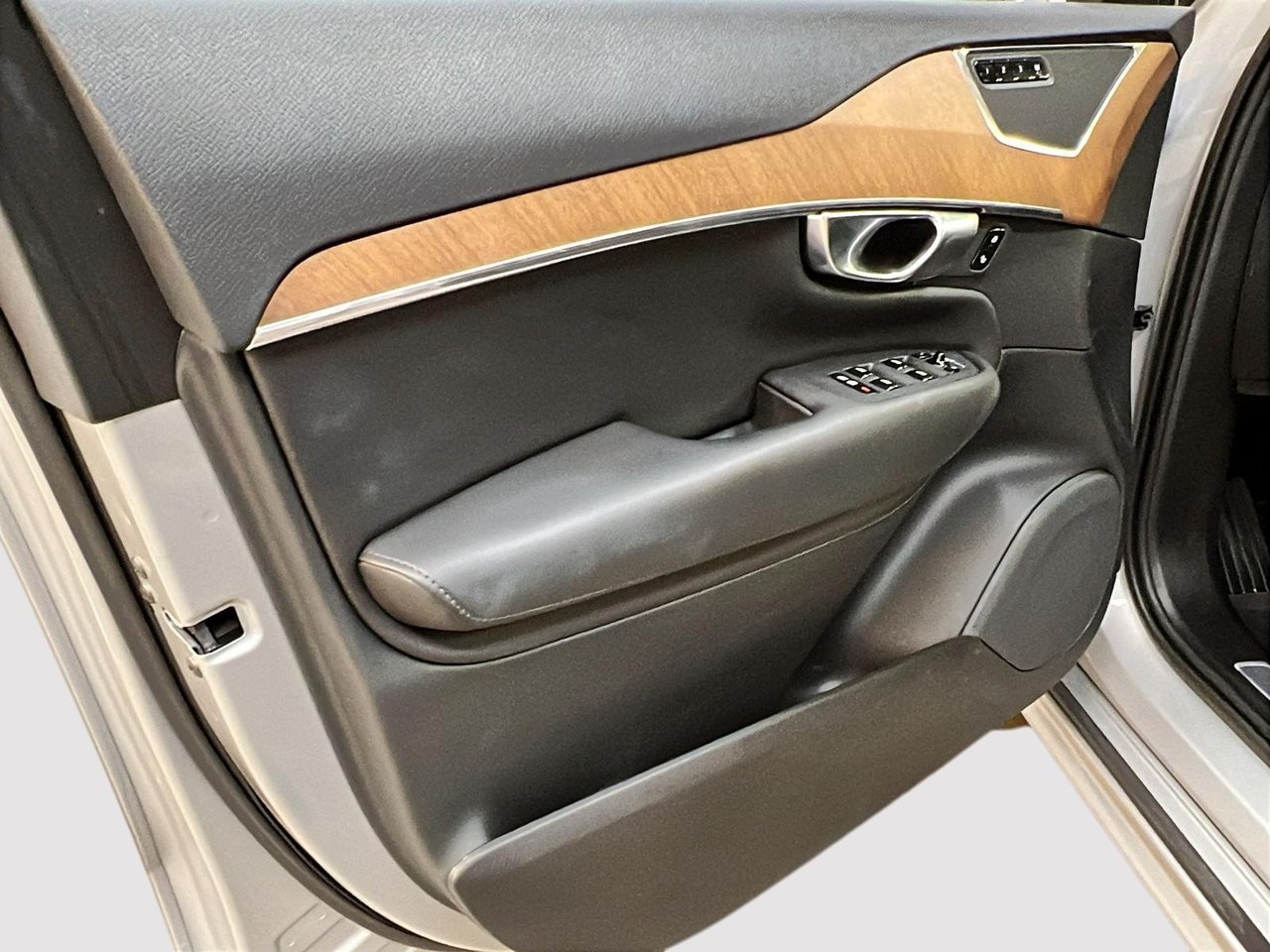 2023 Volvo XC90 RECHARGE PLUS CUIR TOIT PANO NAV 4RM-25