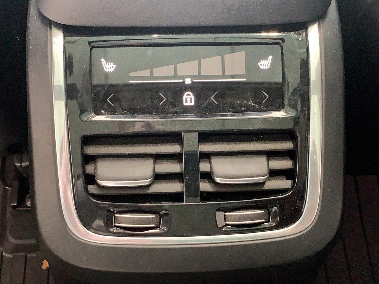 Volvo XC90 T8 RECHARGE ULTIMATE BRIGHT CUIR TOIT PANO NAV 4RM 2024-13