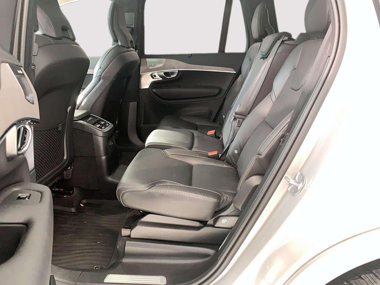 Volvo XC90 T8 RECHARGE ULTIMATE BRIGHT CUIR TOIT PANO NAV 4RM 2024-7