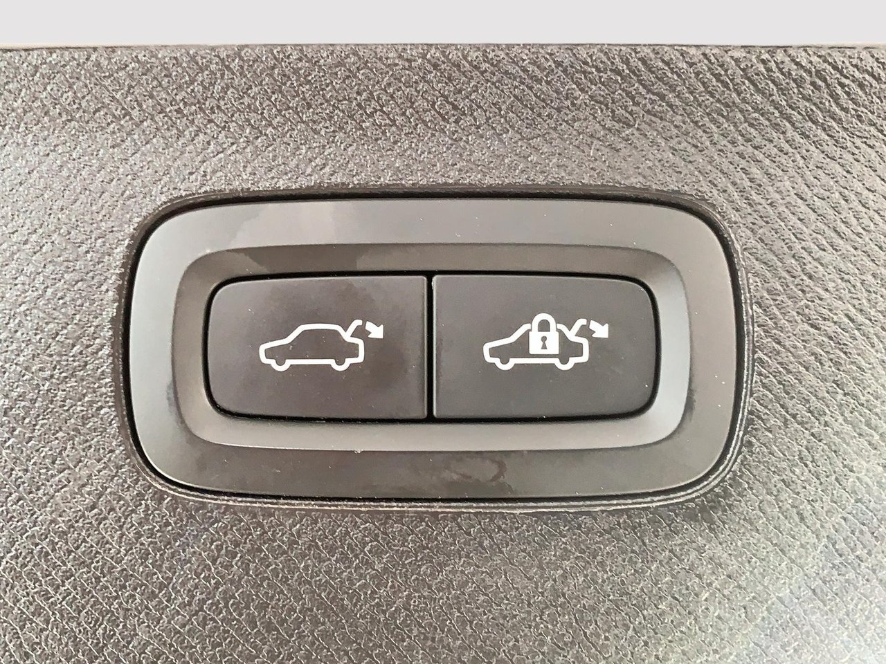 Volvo XC90 T8 RECHARGE ULTIMATE BRIGHT CUIR TOIT PANO NAV 4RM 2024-21