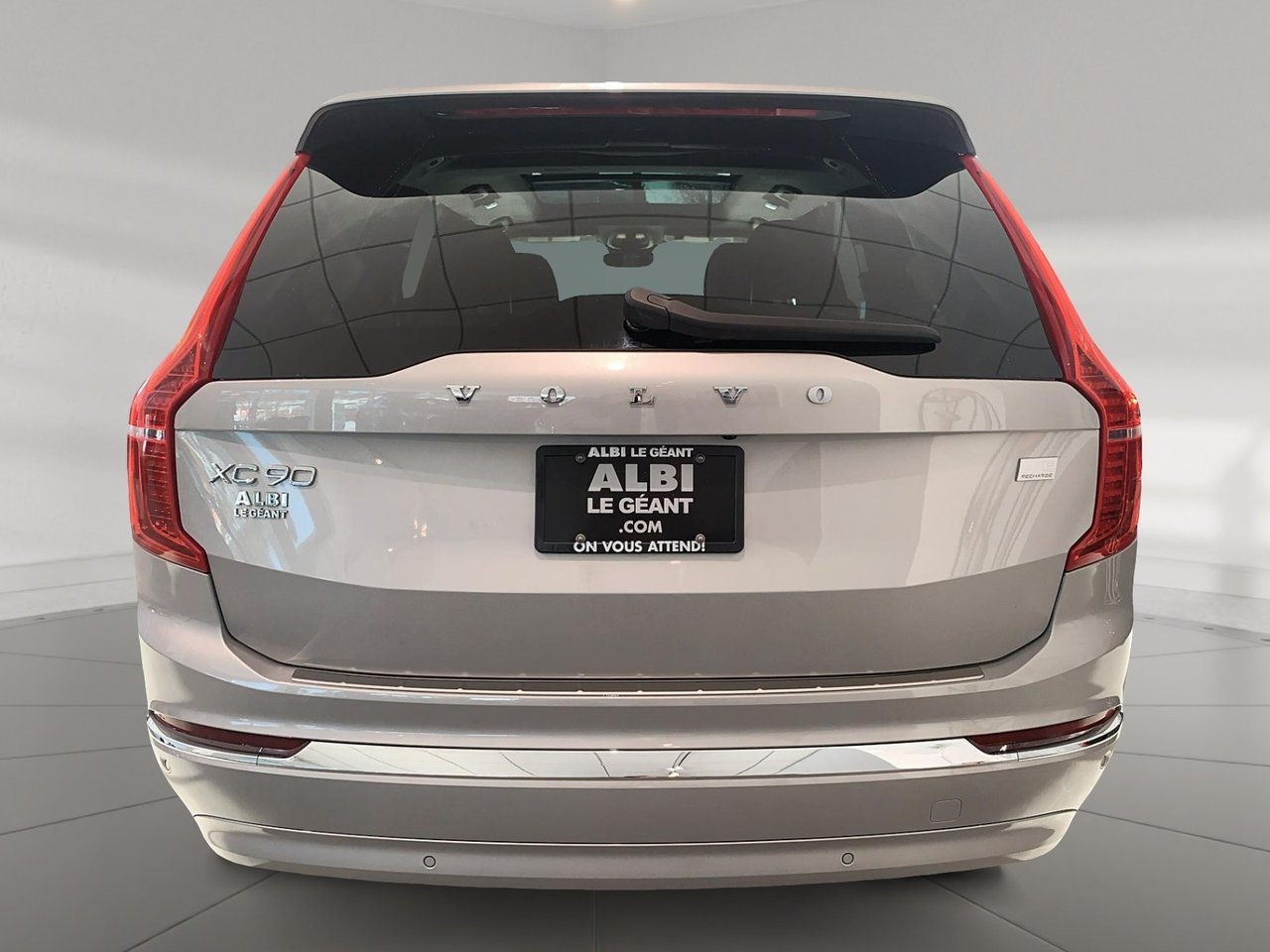 Volvo XC90 T8 RECHARGE ULTIMATE BRIGHT CUIR TOIT PANO NAV 4RM 2024-4