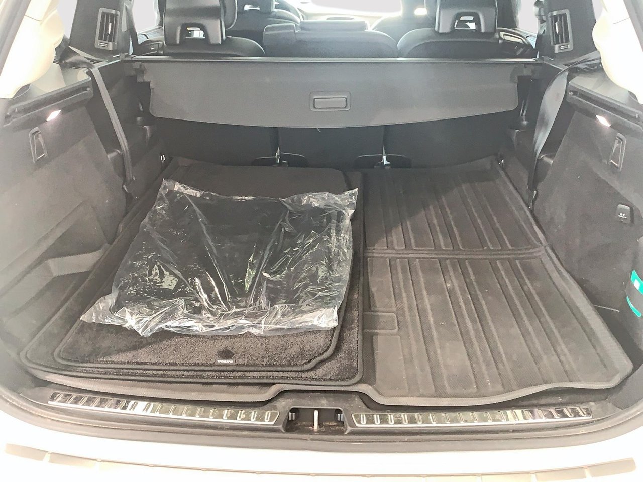 Volvo XC90 T8 RECHARGE ULTIMATE BRIGHT CUIR TOIT PANO NAV 4RM 2024-20