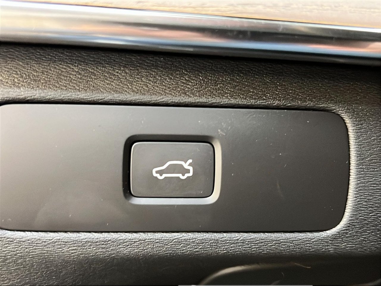 2025 Volvo XC90 B6 CORE CUIR TOIT PANO NAV 4RM-24