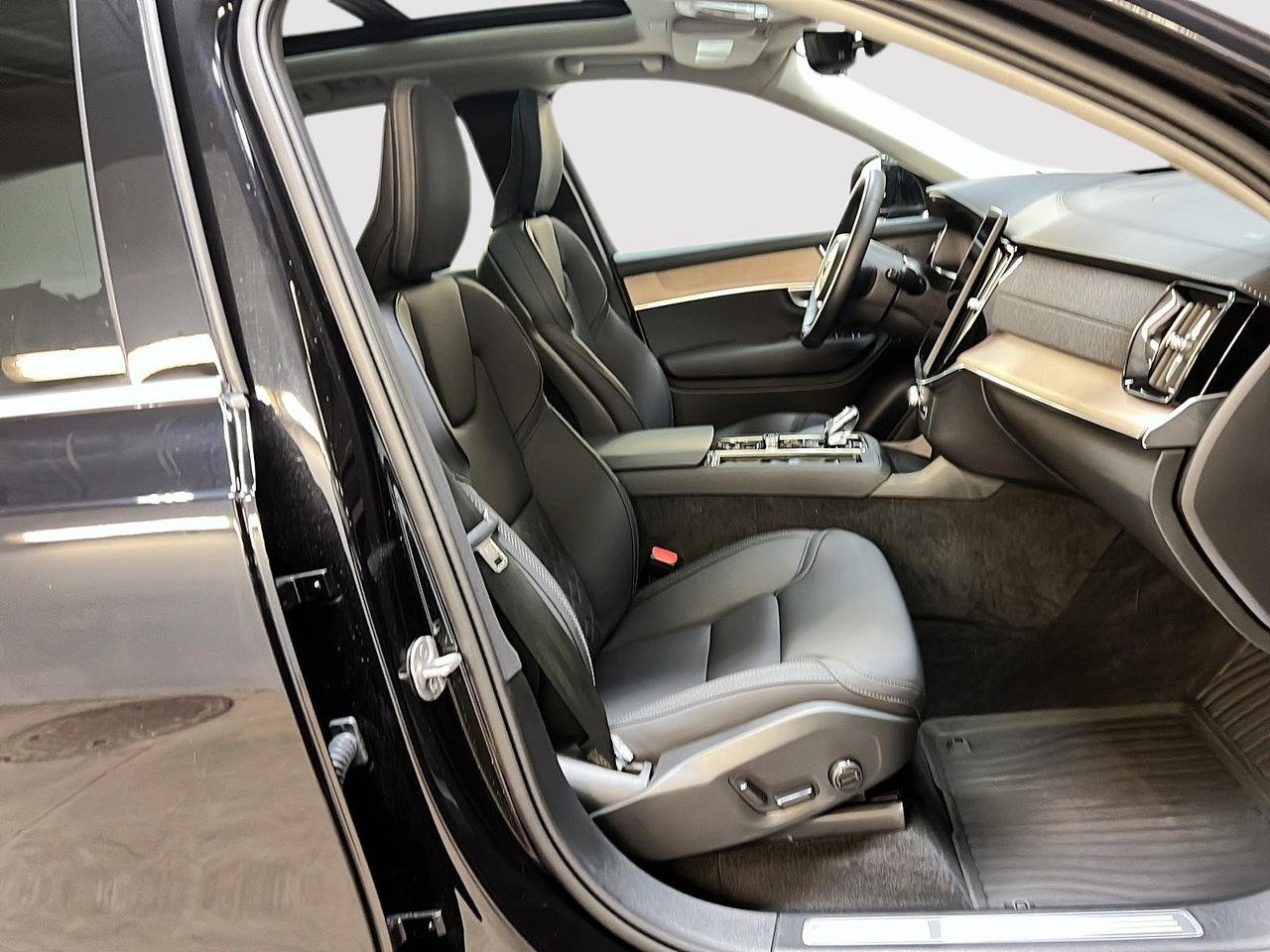 2025 Volvo XC90 B6 CORE CUIR TOIT PANO NAV 4RM-7