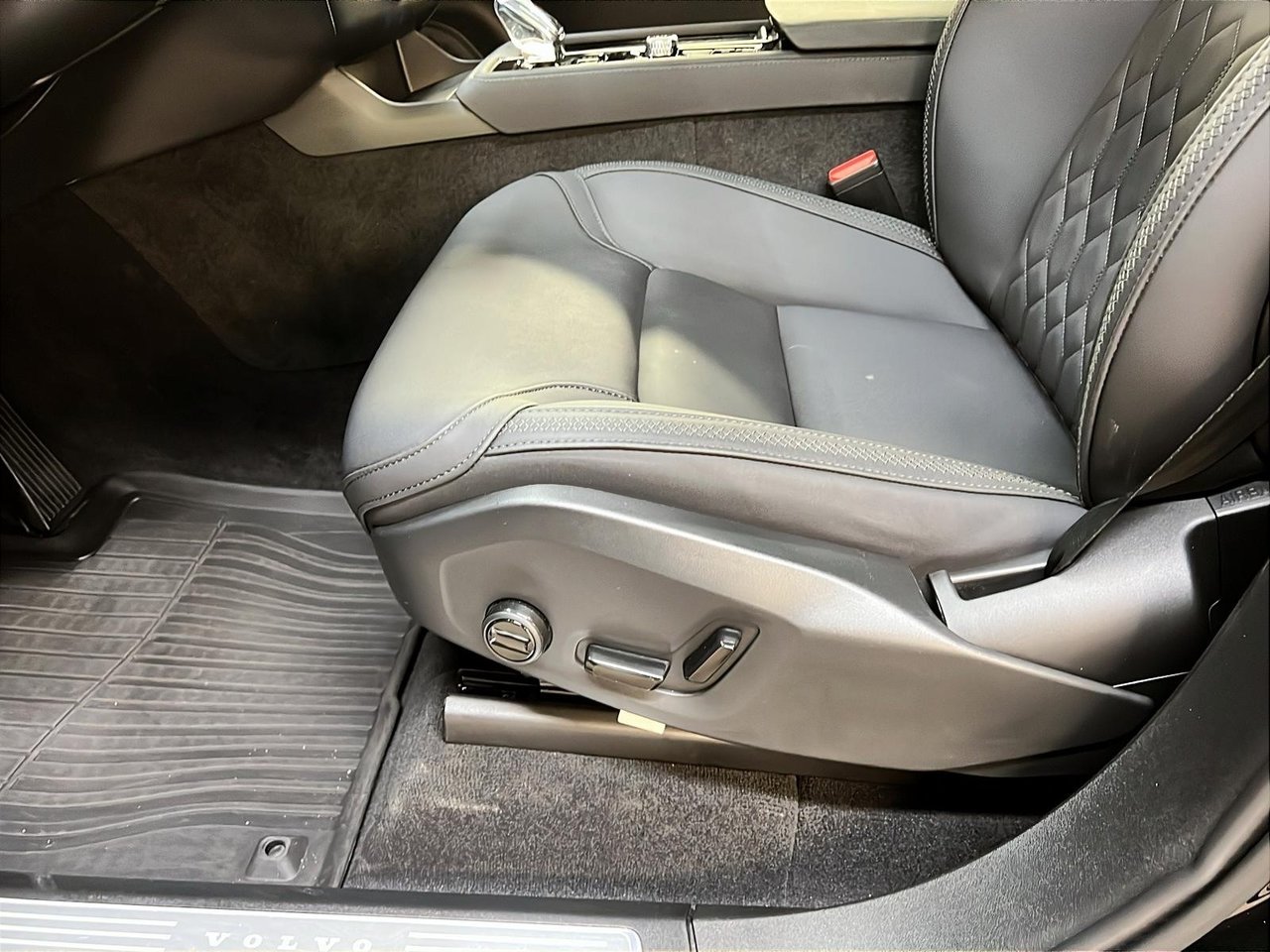 2025 Volvo XC90 B6 CORE CUIR TOIT PANO NAV 4RM-27