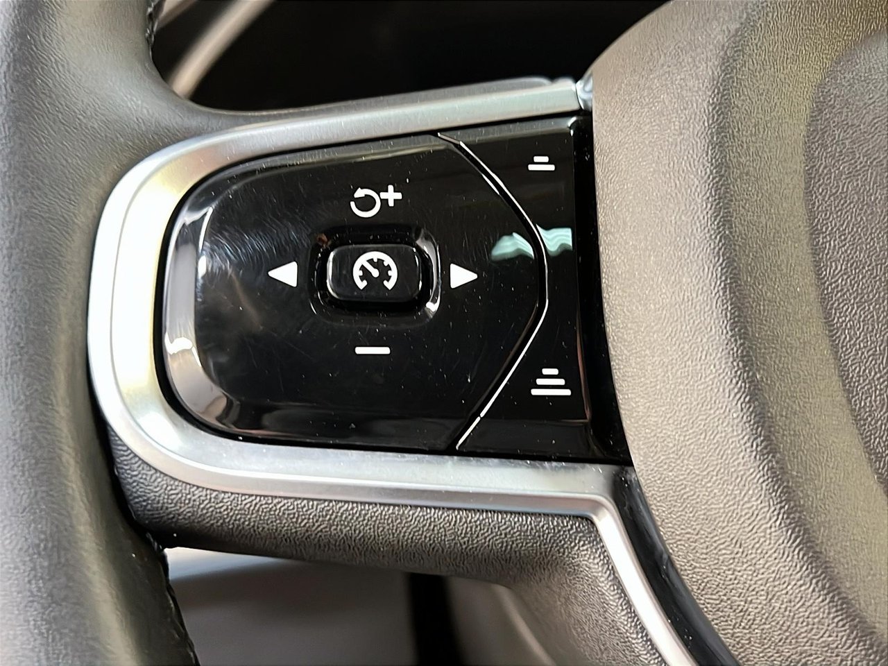 Volvo XC90 B6 ULTRA CUIR TOIT PANO NAV 4RM 2025-23