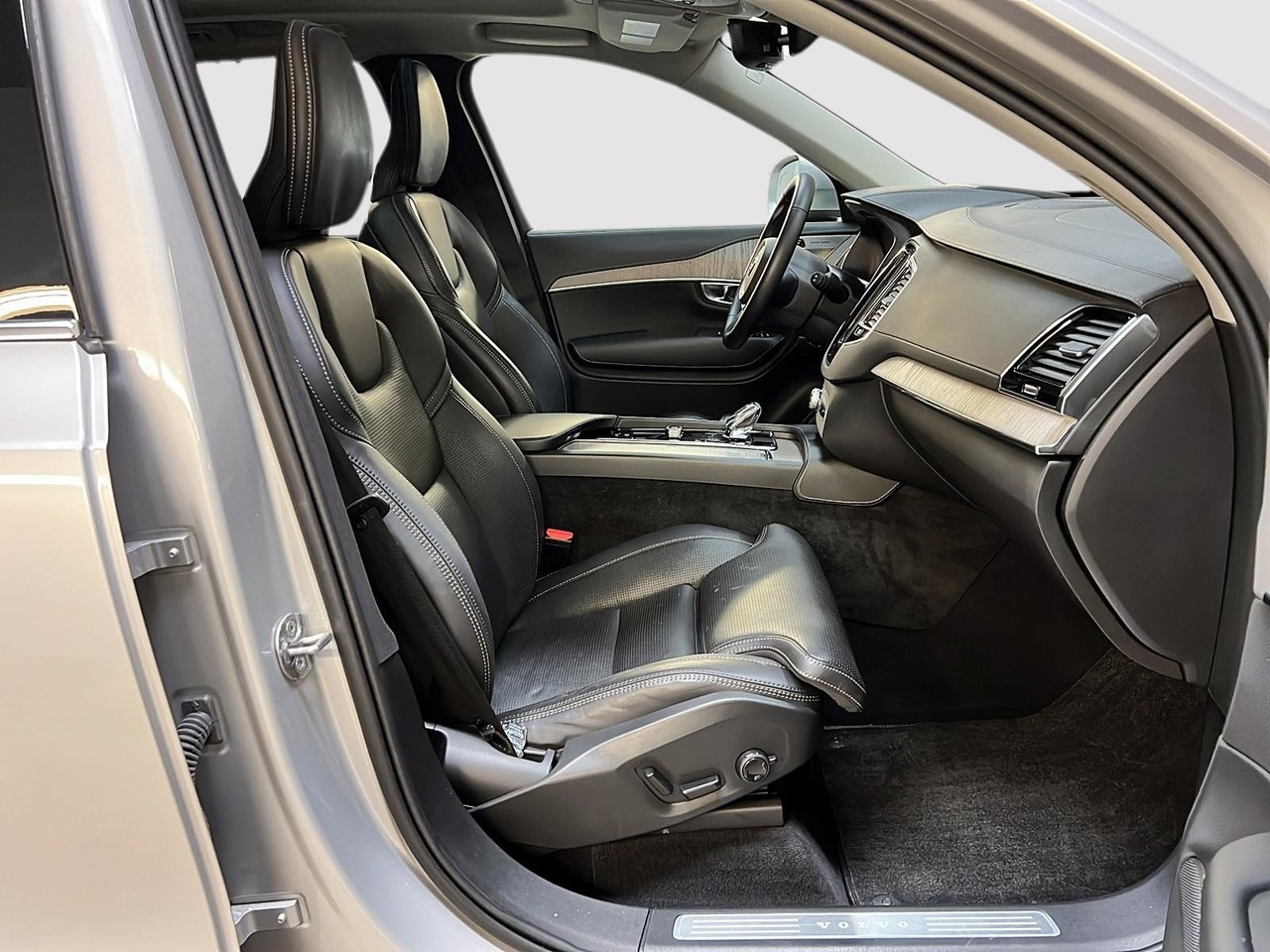 Volvo XC90 B6 ULTRA CUIR TOIT PANO NAV 4RM 2025-7