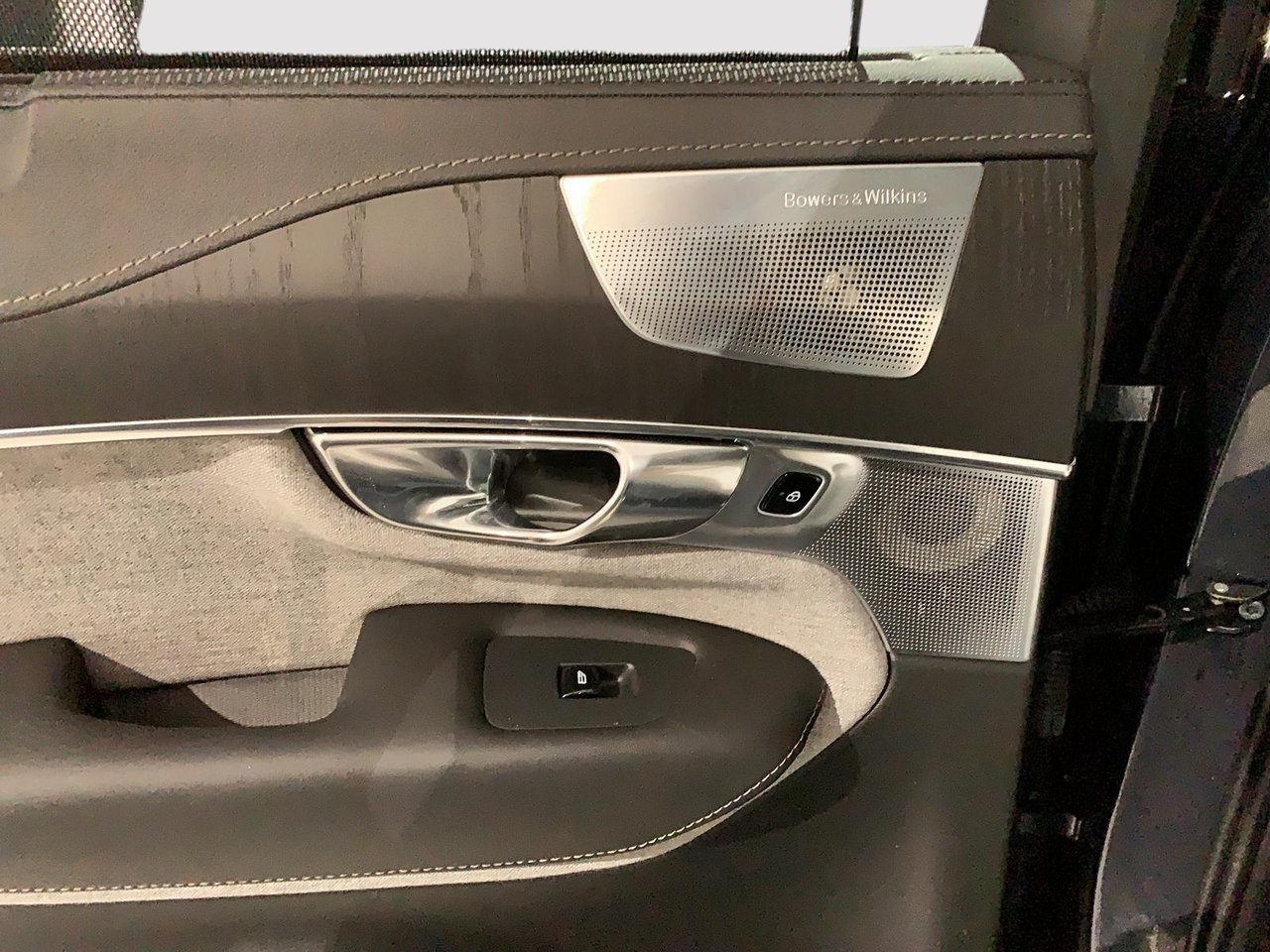 Volvo XC90 T8 RECHARGE ULTRA 4RM 2025-17