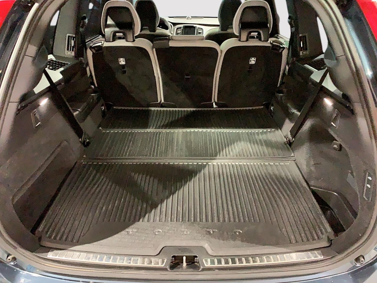 Volvo XC90 T8 RECHARGE ULTRA 4RM 2025-19