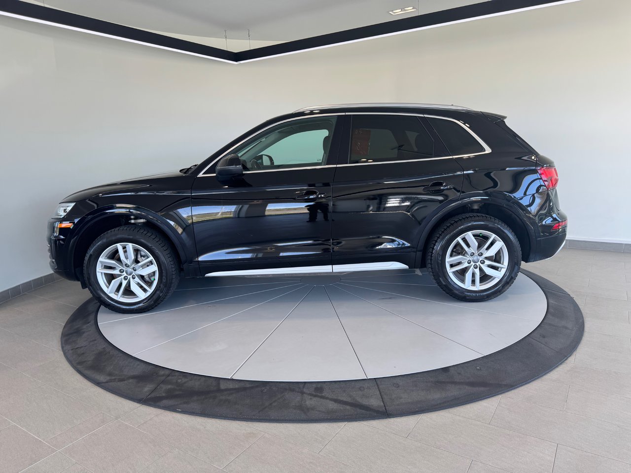 2019 Audi Q5 Komfort + CUIR + AWD + CAMERA + LUXE + WOW +++