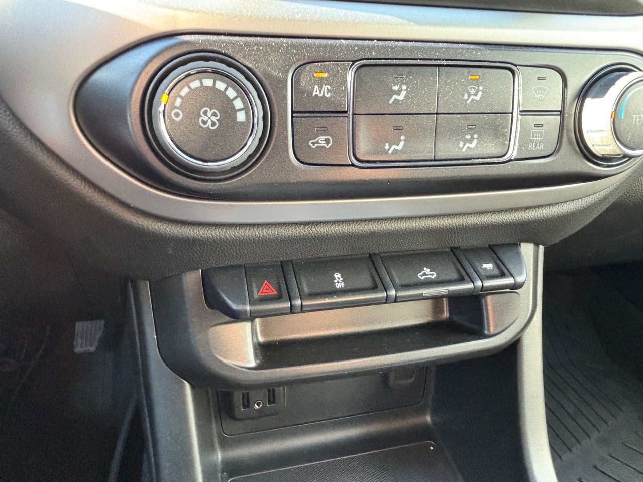 2022 Chevrolet Colorado 4WD LT + V6 + REDLINE + CREW + A/C + WOW +++