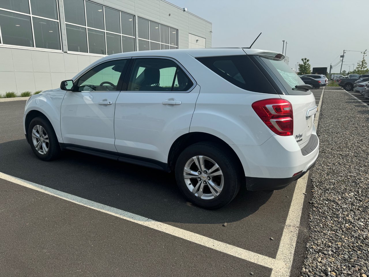 Chevrolet Equinox LS + BLUETOOTH + CAMERA + A/C + WOW!+++ 2017