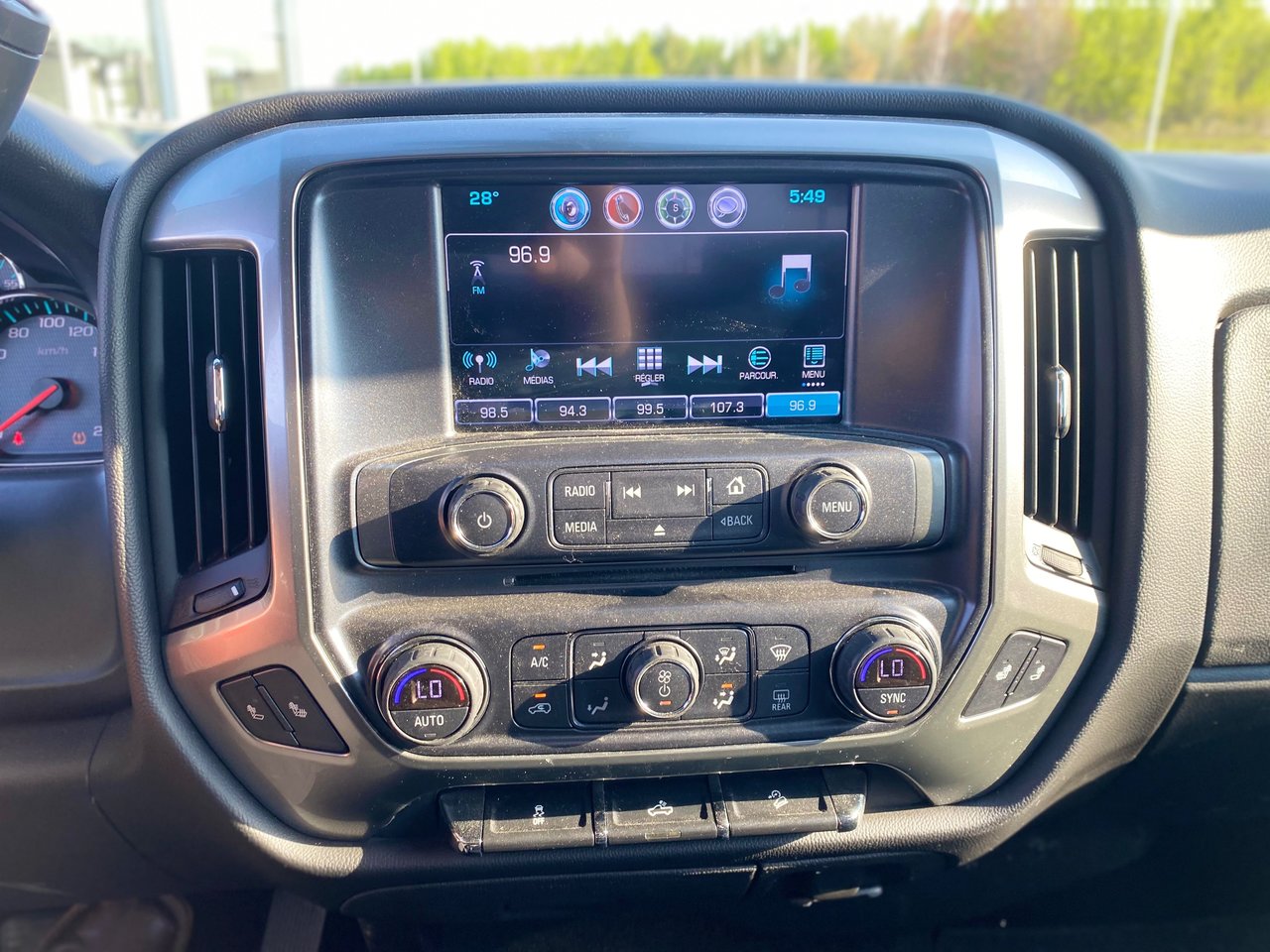 Chevrolet Silverado 1500 LT+ V8 5.3L+ 4WD+ CREW CAB+CARPLAY+ CAMERA+ WOW!++ 2017