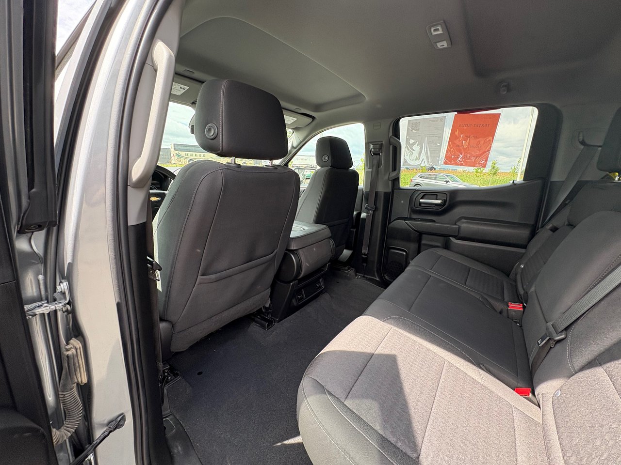 2023 Chevrolet Silverado 1500 Custom + CREW + 20 PO  + MARCHEPIEDS + 2.7 + WOW +