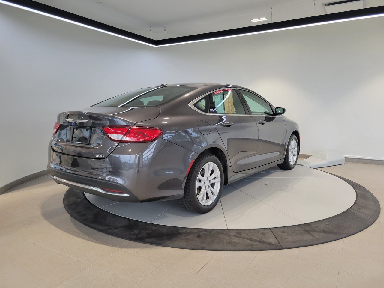 Chrysler 200 Limited + A/C + BLUETOOTH + BAS KM + WOW 2016