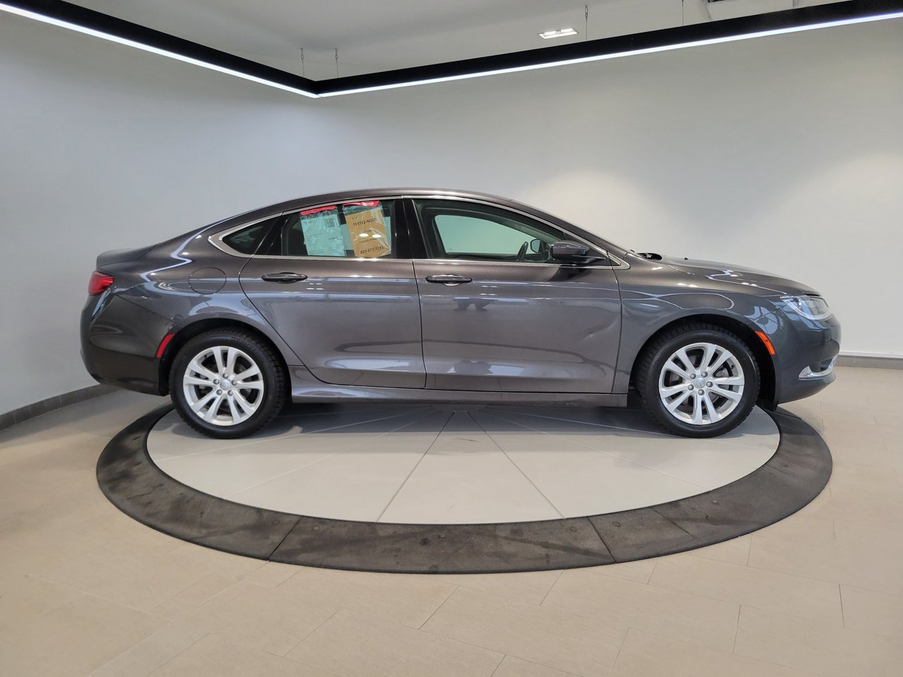 Chrysler 200 Limited + A/C + BLUETOOTH + BAS KM + WOW 2016