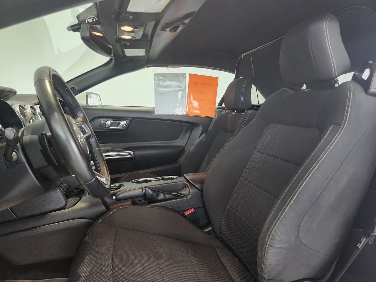 Ford Mustang V6 + CAMERA + A/C + BLUETOOTH + WOW +++ 2016 AC + TOIT OUVRANT + PERFORMANCE+ UN SON UNIQUE++++