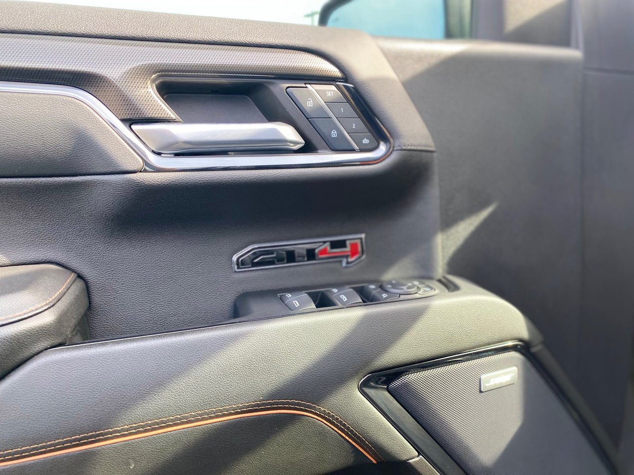 2024 GMC Sierra 1500 AT4 + CREW + DIESEL + MARCHE-PIEDS + WOW +++